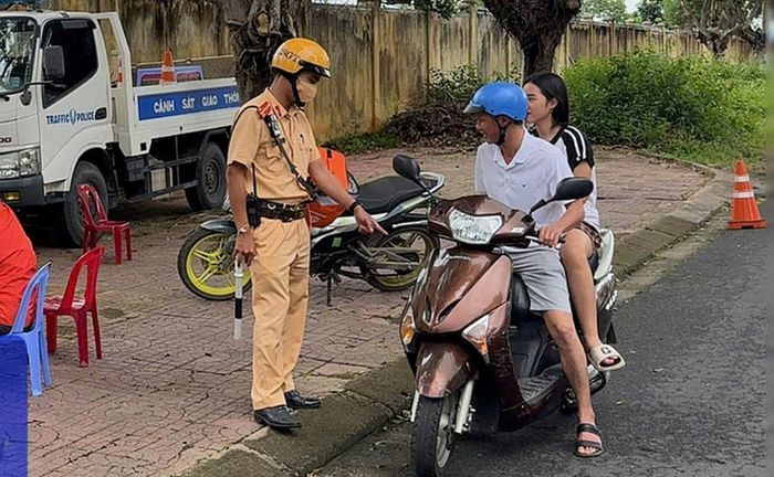 Kiểm tra ATGT tại khu vực phía Tây tỉnh