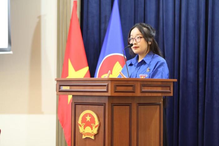 Tâm Anh phát biểu tại Hội nghị tổng kết công tác Đoàn và phong trào thanh niên tại Liên bang Nga, năm 2022.