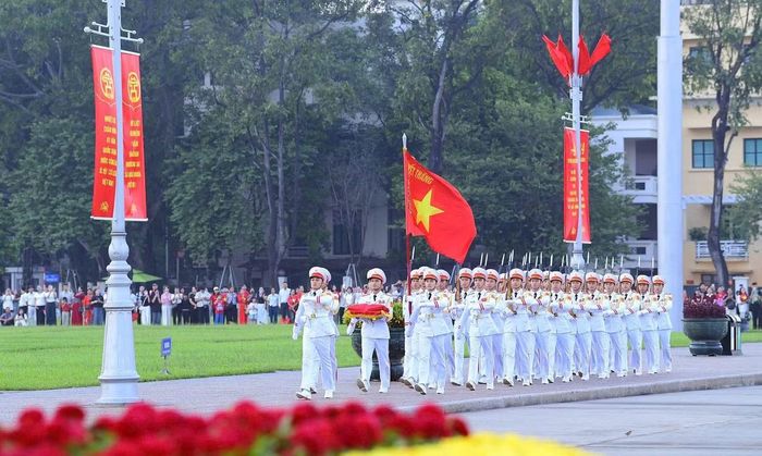 Nghi lễ thượng cờ sáng 2/9, tại Quảng trường Ba Đình.