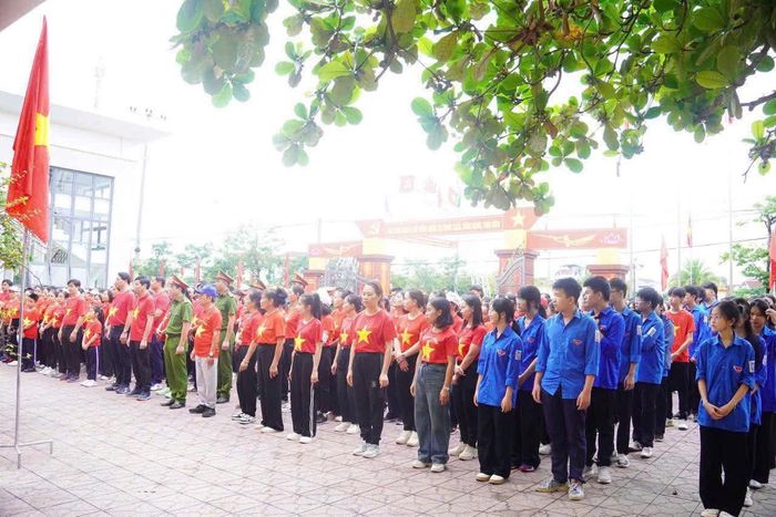  Lễ chào cờ của đoàn viên, thanh niên tỉnh Hà Tĩnh. Ảnh: TĐ 