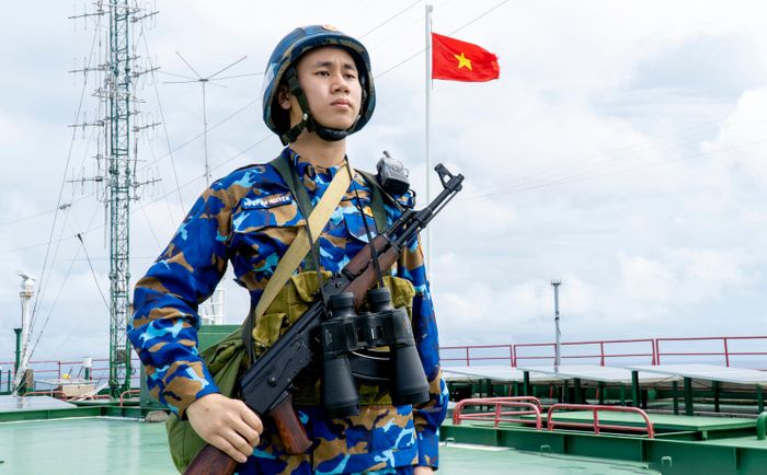  Bảo vệ vững chắc các Nhà giàn và chủ quyền biển, đảo thiêng liêng của Tổ quốc là mệnh lệnh, trách nhiệm và niềm vinh dự tự hào của mỗi thế hệ cán bộ, chiến sĩ nhà giàn DK1 