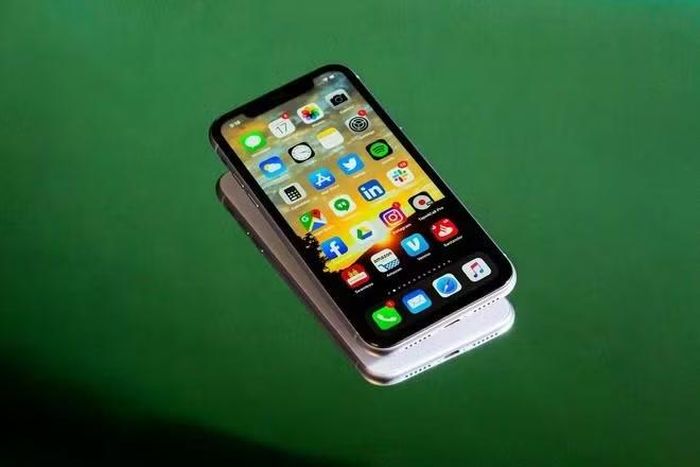 Sau iPhone Mini, Apple tiếp tục thử nghiệm với dòng Plus nhưng mẫu máy này vẫn gặp khó trong việc tạo khoảng cách đủ lớn với các phiên bản còn lại.