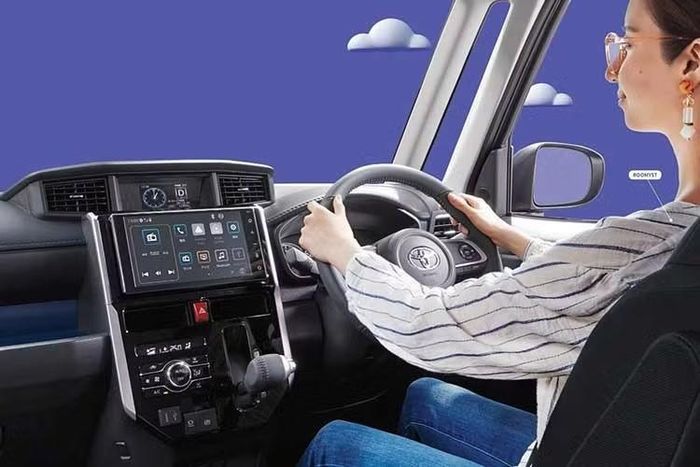 Các phiên bản cấp thấp được bổ sung ghế lái chỉnh độ cao và tựa tay trung tâm. Trang bị an toàn được làm mới với 2 cảm biến đỗ xe bổ sung ở các góc phía sau, túi khí bên dành cho người lái và hành khách phía trước, cùng túi khí rèm bảo vệ cho cả hai hàng ghế.