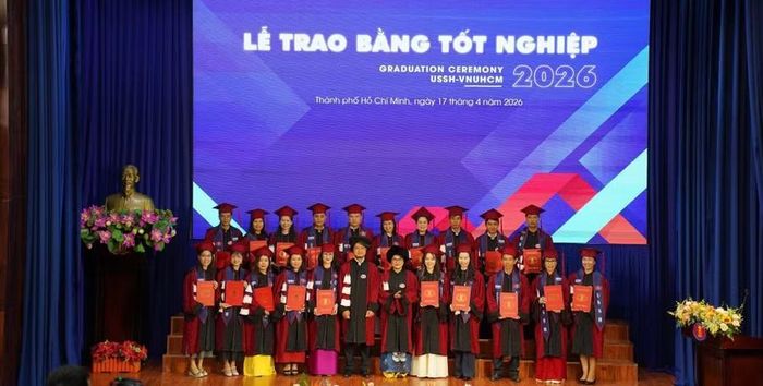Lễ trao bằng tốt nghiệp tại Trường Đại học Khoa học Xã hội và Nhân văn, Đại học Quốc gia TPHCM.