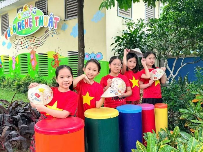 Học sinh Trường Tiểu học Yên Hòa, phường Yên Hòa, Hà Nội.