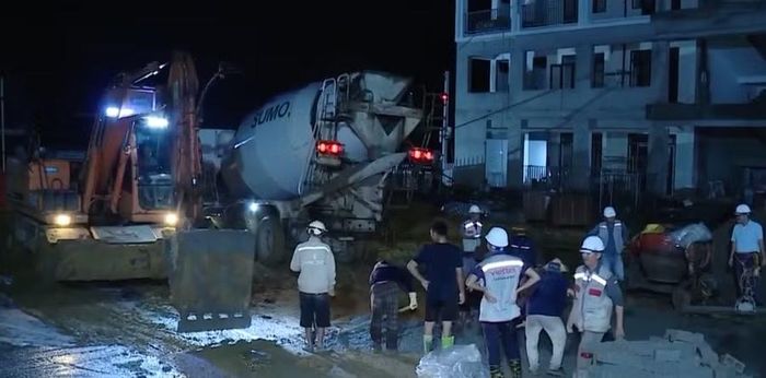 Công trình làm xuyên đêm để kịp đón học trò trong năm học mới.