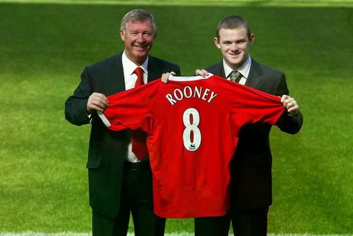 Wayne Rooney là một trong nhiều 'bom tấn' của Man Utd góp mặt trong top 20. Khoản 27 triệu bảng 'Quỷ đỏ' chi cho Everton năm 2004 tương đương 150,4 triệu bảng hiện nay. Ảnh: AP.
