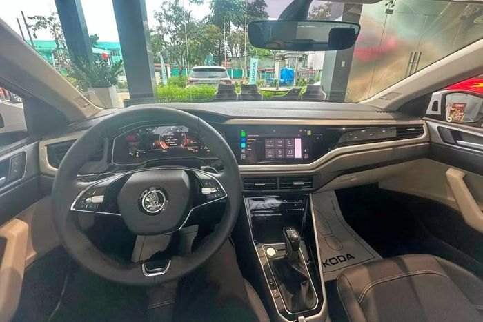 Thiết kế khoang lái của phiên bản cao cấp Slavia Style - Ảnh: Đại lý