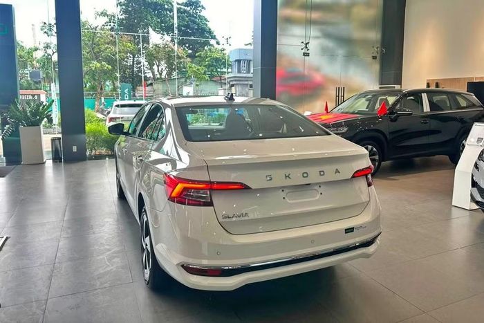 Ngoại thất Skoda Slavia vẫn giữ phong cách thiết kế truyền thống - Ảnh: Đại lý