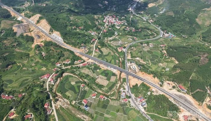 Khắc phục những khó khăn, các đơn vị quyết tâm đưa dự án về đích vào cuối năm 2026.