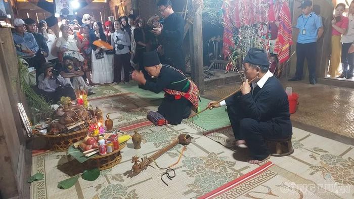 Lễ cúng cơm mới của người Thái. Ảnh: Đào Vinh