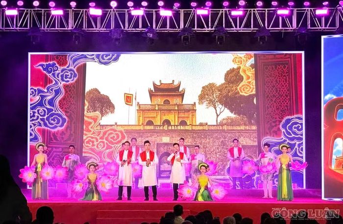 "Hà Nội - Mùa thu độc lập" tổ chức nhằm kỷ niệm 81 năm Cách mạng Tháng Tám thành công và Quốc khánh 2/9.
