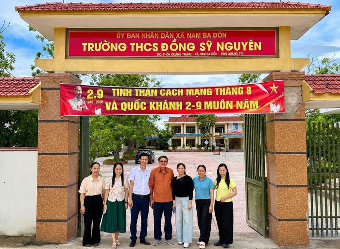 Trường THCS Đồng Sỹ Nguyên được thành lập trên cơ sở hợp nhất 5 cơ sở giáo dục trên địa bàn xã Nam Ba Đồn.