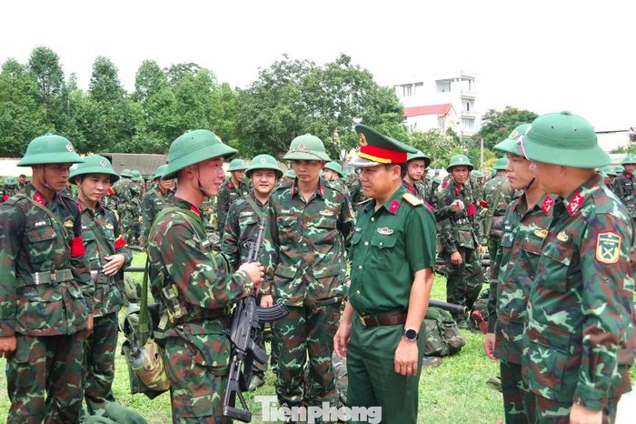 Quân khu 4 và Sư đoàn 324 kiểm tra công tác sẵn sàng chiến đấu tại các đơn vị trực thuộc Sư đoàn.