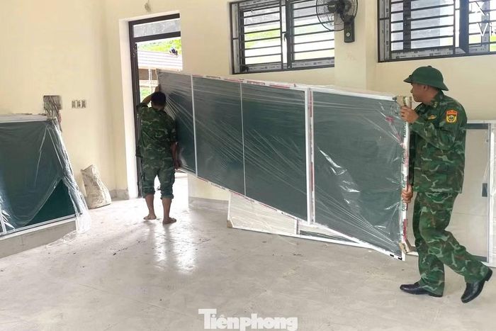 Với những người lính biên phòng, mỗi ngày công trên công trường còn là một cách chăm lo cho địa bàn mà mình gắn bó. Ngôi trường mới không chỉ tạo thêm điều kiện học tập, sinh hoạt cho học sinh vùng cao, mà còn mở ra thêm cơ hội để con em đồng bào các dân tộc được học tập trong môi trường khang trang ngay tại quê hương.