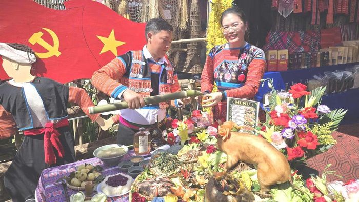 Sơn La là vùng đất hội tụ của 12 dân tộc anh em. Qua quá trình sinh sống, lao động và gắn bó với núi rừng, mỗi cộng đồng dân tộc hình thành những phong tục, tập quán và cách chế biến món ăn mang dấu ấn riêng.