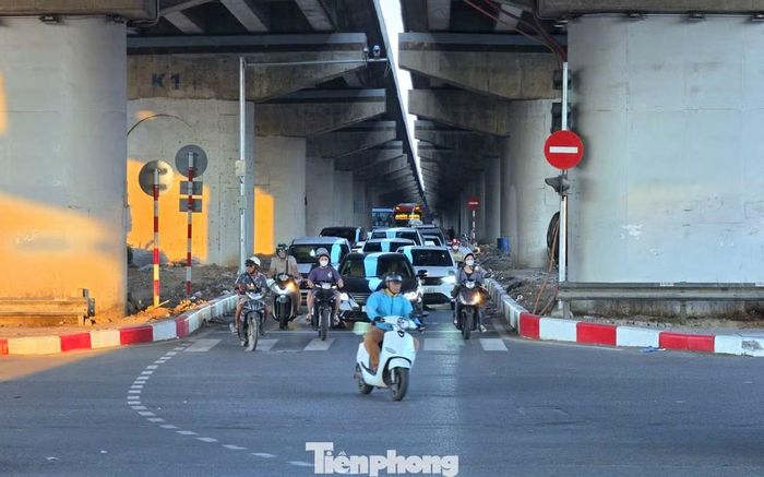 Khu vực Bến xe Nước Ngầm cũng khá vắng vẻ, khác với cảnh đông đúc thường thấy vào cuối các kỳ nghỉ dài.