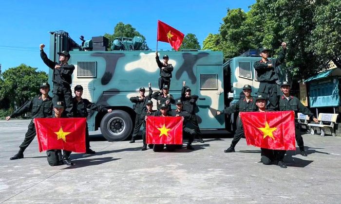 Chiến dịch tập trung lan toả nội dung giáo dục lịch sử, truyền thống cách mạng; giới thiệu các địa chỉ đỏ, nhân chứng lịch sử, câu chuyện về gia đình, quê hương, các thế hệ cha anh đã hy sinh, cống hiến cho độc lập, tự do của dân tộc. Khuyến khích thanh niên chia sẻ cách thức tìm hiểu, ghi nhớ và lan toả lịch sử dân tộc trong đời sống hiện đại.