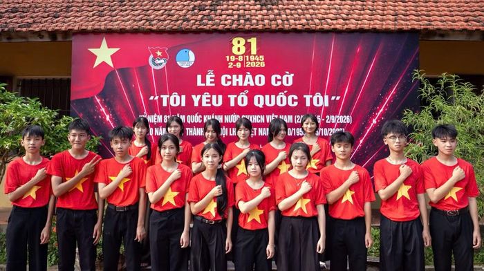 Những hình ảnh xúc động, ấn tượng thể hiện niềm tự hào dân tộc và tình yêu quê hương đất nước được tuổi trẻ các cơ sở Đoàn ghi lại và đăng tải, lan toả trên mạng xã hội gắn hashtag chính thức của chiến dịch: #ToiYeuToQuocToi trên Facebook, Tiktok, Youtube và chủ đề “toiyeutoquoctoi” trên Threads.