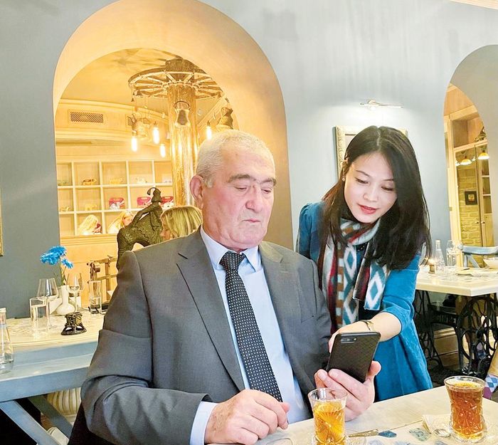 Ông Tofik Mahammadov và tác giả tại Baku