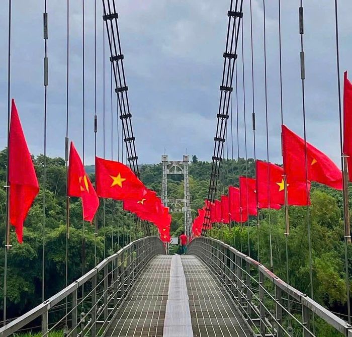 “Đường cờ Tổ quốc” đã trở thành một nét đẹp giàu ý nghĩa.