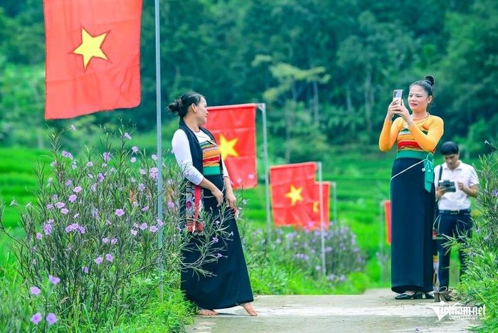Tranh thủ check-in, lưu lại những tấm hình đẹp.
