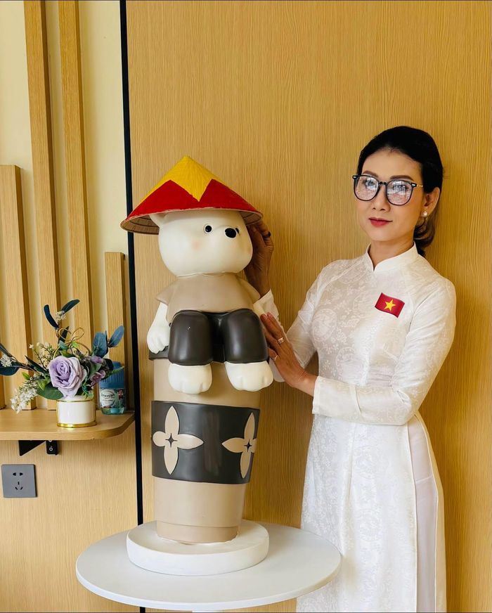 NSND Mỹ Uyên lên kịch mục gồm các tác phẩm tôn vinh lòng yêu nước để diễn xuyên suốt lễ.