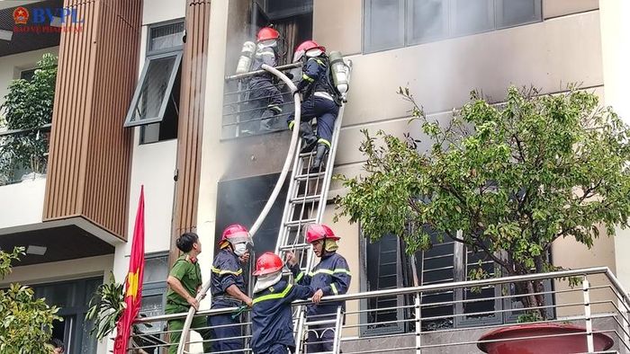  Đám cháy nhanh chóng được dập tắt. Ảnh: NH.