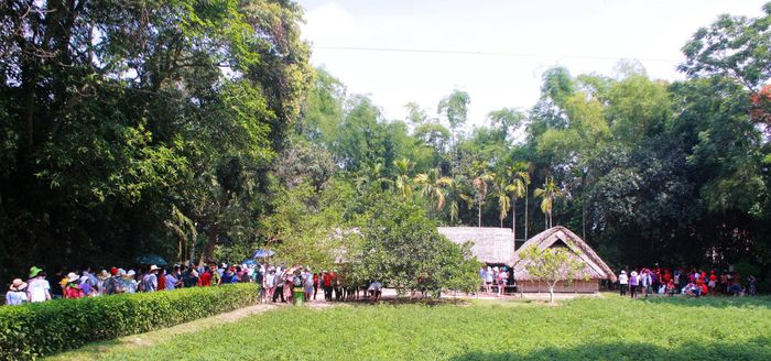 Nhà Quê Nội Bác Hồ tại Làng Sen. Ảnh: Đức Hùng