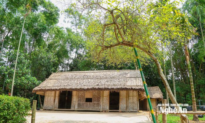 Ngôi nhà ở quê ngoại của Chủ tịch Hồ Chí Minh. Ảnh: Đình Tuyên