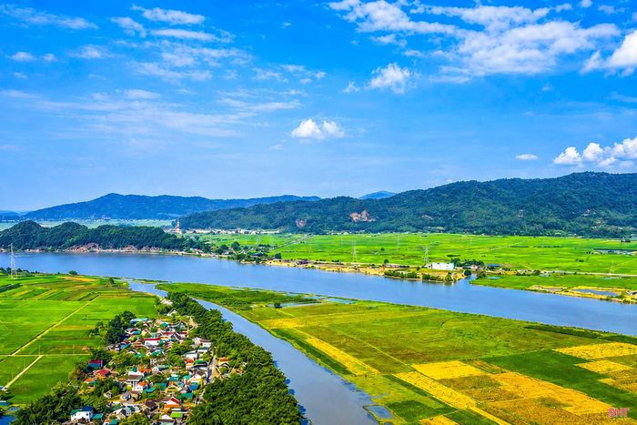 Một góc Núi Hồng, sông La - biểu tượng văn hóa của quê hương Hà Tĩnh.