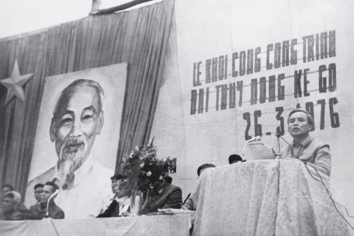 Mít tinh khởi công xây dựng hồ Kẻ Gỗ (26/3/1976). Ảnh tư liệu.