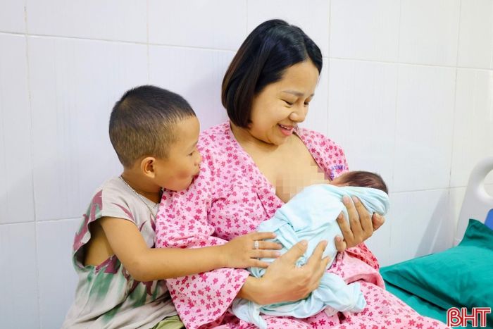 Những công dân nhí chào đời khỏe mạnh, bình an càng khiến niềm vui của các gia đình thêm trọn vẹn trong ngày Quốc khánh.