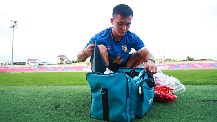 Khi buổi tập kết thúc, tôi thu dọn bóng, dụng cụ tập luyện, kiểm tra lại trang phục và đưa mọi thứ về đúng vị trí; sau đó mới có thể rời sân.