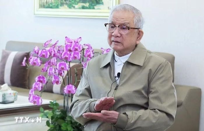 Nguyên Bộ trưởng Ngoại giao Nguyễn Dy Niên chia sẻ về ý nghĩa đường lối đối ngoại của Đại hội XIV của Đảng. (Ảnh: Việt Đức/TTXVN)