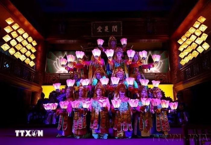 Văn hóa được bảo tồn và phát huy. Trong ảnh: Nhã nhạc cung đình Huế được UNESCO công nhận là di sản văn hóa phi vật thể và truyền khẩu nhân loại vào 7/11/2003. (Ảnh: Nhật Anh/TTXVN)