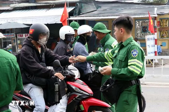 Dịp lễ Quốc khánh, phà Cát Lái phục vụ bình quân 48.000 lượt khách/ngày. (Ảnh: Tiến Lực/TTXVN)