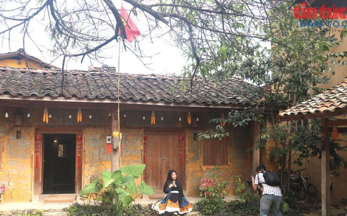Giữa nhịp sống hiện đại, Lô Lô Chải vẫn giữ được vẻ đẹp nguyên sơ của một bản làng vùng cao nơi địa đầu Tổ quốc.
