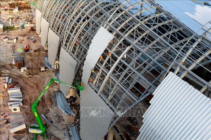 Thi công trên công trình Trung tâm Hội nghị phục vụ Hội nghị Cấp cao APEC 2027 trong dịp Lễ Quốc khánh 2/9/2026. Ảnh: TTXVN phát