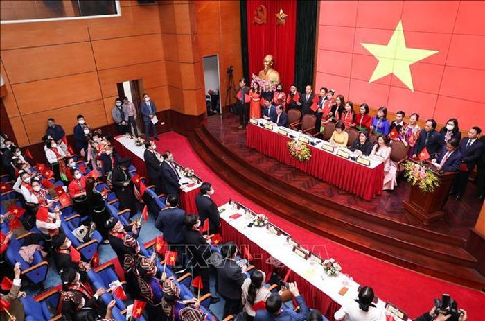 Giây phút Nghệ thuật Xòe Thái của Việt Nam chính thức được UNESCO ghi danh vào danh sách di sản văn hóa phi vật thể đại diện của nhân loại, ngày 15/12/2021. Ảnh tư liệu: Thanh Tùng/TTXVN