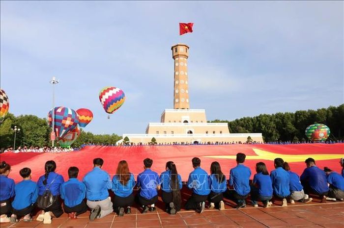Sau buổi lễ, lá đại kỳ sẽ bắt đầu hành trình xuyên Việt và chính thức được trao tặng cho tỉnh Cà Mau để lưu giữ, trưng bày tại Vườn Quốc gia Mũi Cà Mau, phục vụ nhân dân và du khách thưởng lãm vào cuối năm 2027.