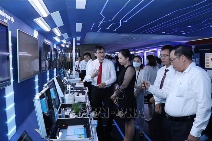 Người dân và doanh nghiệp thăm quan Không gian sáng tạo và trải nghiệm chuyển đổi số Thành phố Hồ Chí Minh. Ảnh tư liệu - minh họa: Xuân Khu/TTXVN