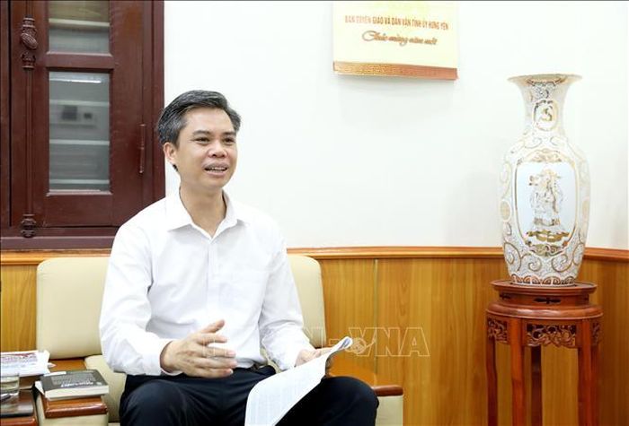 Theo Trưởng Ban Tuyên giáo và Dân vận Tỉnh ủy Hưng Yên Nguyễn Văn Chiến, Hưng Yên đang phát huy sức mạnh nhân dân gắn với các Nghị quyết của trung ương, trong đó chú trọng ứng dụng khoa học, công nghệ, đổi mới sáng tạo và chuyển đổi số trong công tác quản lý điều hành. Ảnh: Thế Duyệt/TTXVN