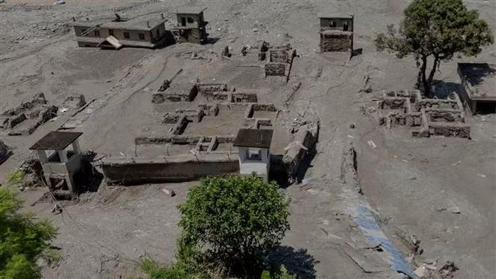 Hiện trường đổ nát sau trận lũ quét và lở bùn đá nghiêm trọng ở huyện Nuwakot, Nepal. Ảnh: THX/TTXVN phát