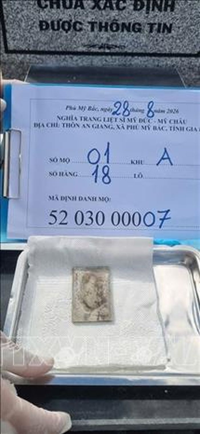 Kỷ vật được tìm thấy tại nghĩa trang liệt sĩ Mỹ Đức - Mỹ Châu cũ (nay là xã Phù Mỹ Bắc).