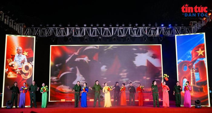Chương trình nghệ thuật là lời tri ân đối với lịch sử, là sự tiếp nối những giá trị thiêng liêng của mùa thu năm 1945; đồng thời là dịp để mỗi người cùng nhìn lại chặng đường 81 năm xây dựng, bảo vệ và phát triển đất nước, để thêm trân trọng giá trị của hòa bình, độc lập và tự do.