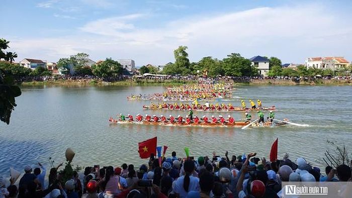 Các đội đua đang nỗ lực hết mình.