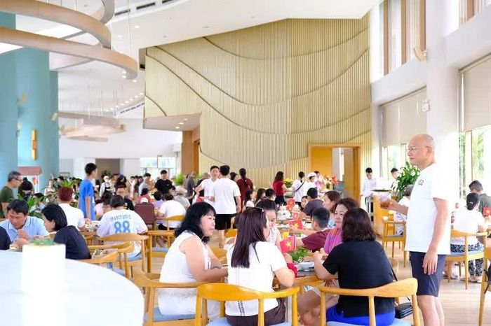 Hệ thống nhà hàng, cơ sở ăn uống tăng cường phục vụ du khách trong dịp Quốc khánh.