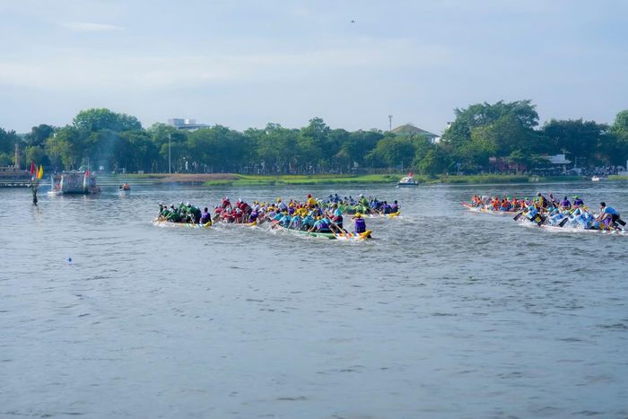 Giải đua ghe truyền thống là hoạt động thể thao mang đậm bản sắc văn hóa của vùng đất Huế, được tổ chức định kỳ hằng năm vào dịp Quốc khánh 2/9. Ảnh: Hoàng Lê.
