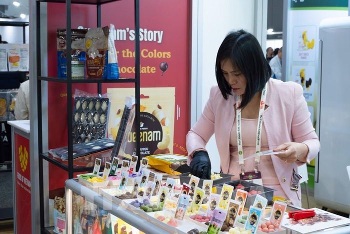 Mặt hàng chocolate của Việt Nam thu hút sự chú ý của khách hàng quốc tế. Ảnh: Diệu Linh - P/v TTXVN tại Australia